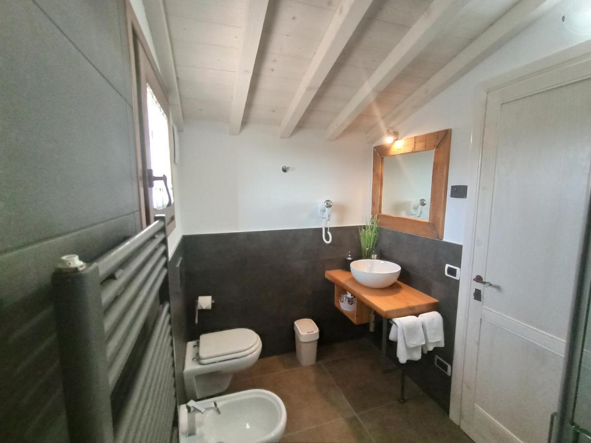 Le Zampolle B & B Colà Dış mekan fotoğraf