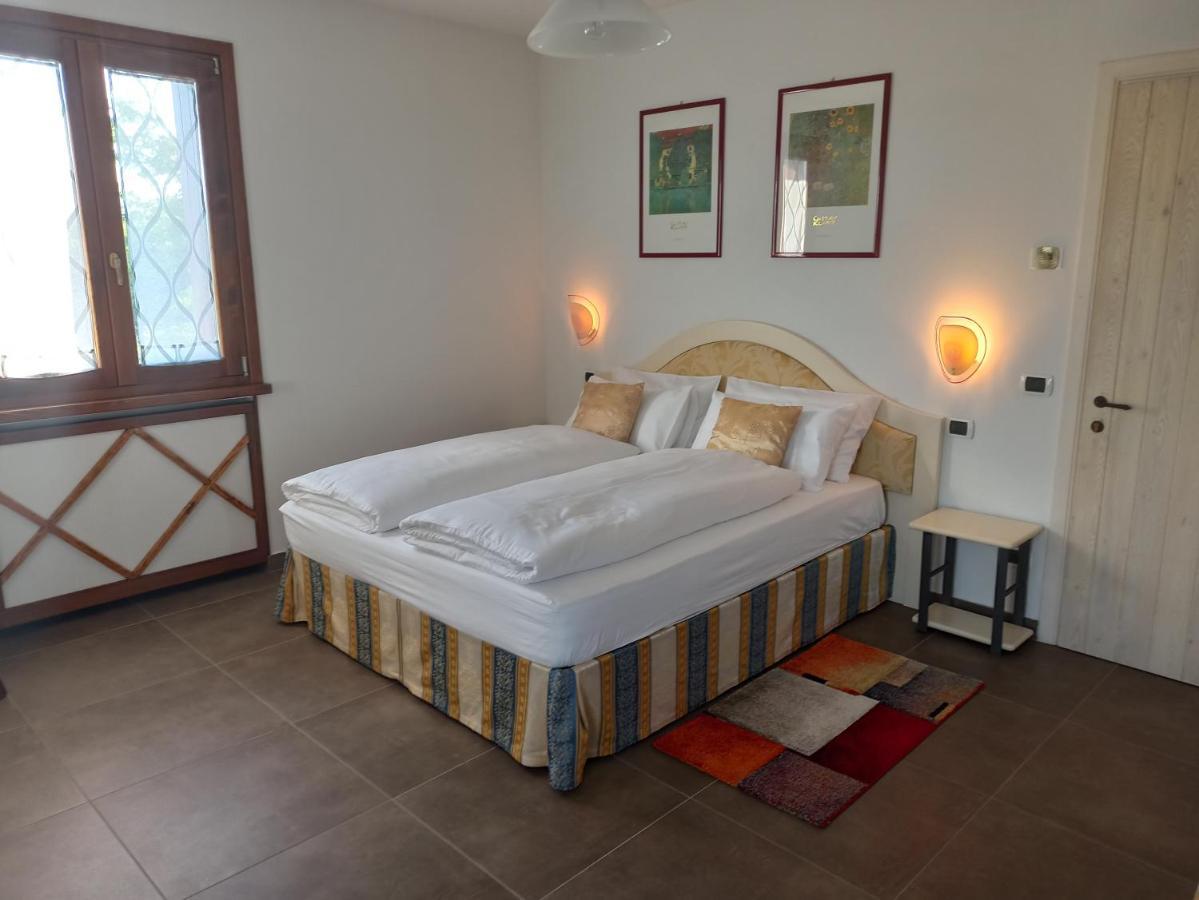 Le Zampolle B & B Colà Dış mekan fotoğraf